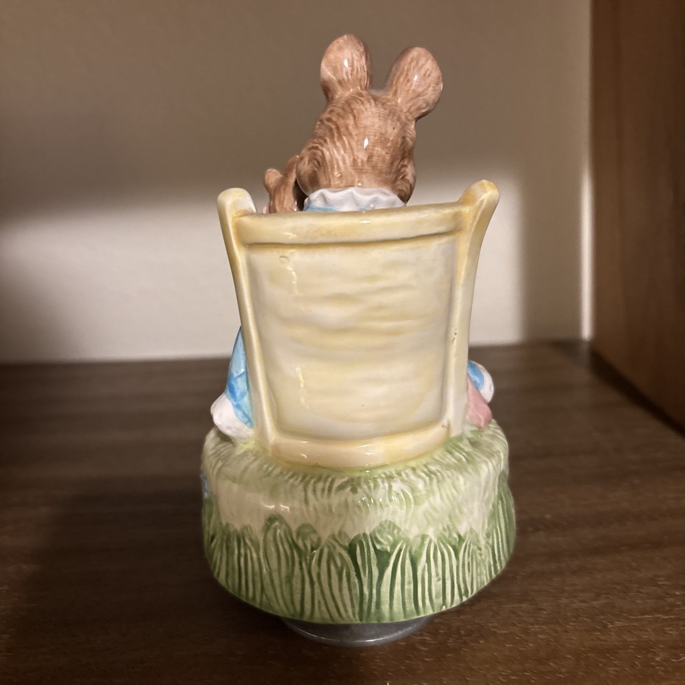 Hunca Munca from "The Tale of Two Bad Mice" Beatrix Potter Music Figurine 1988 - Picture 5 of 8